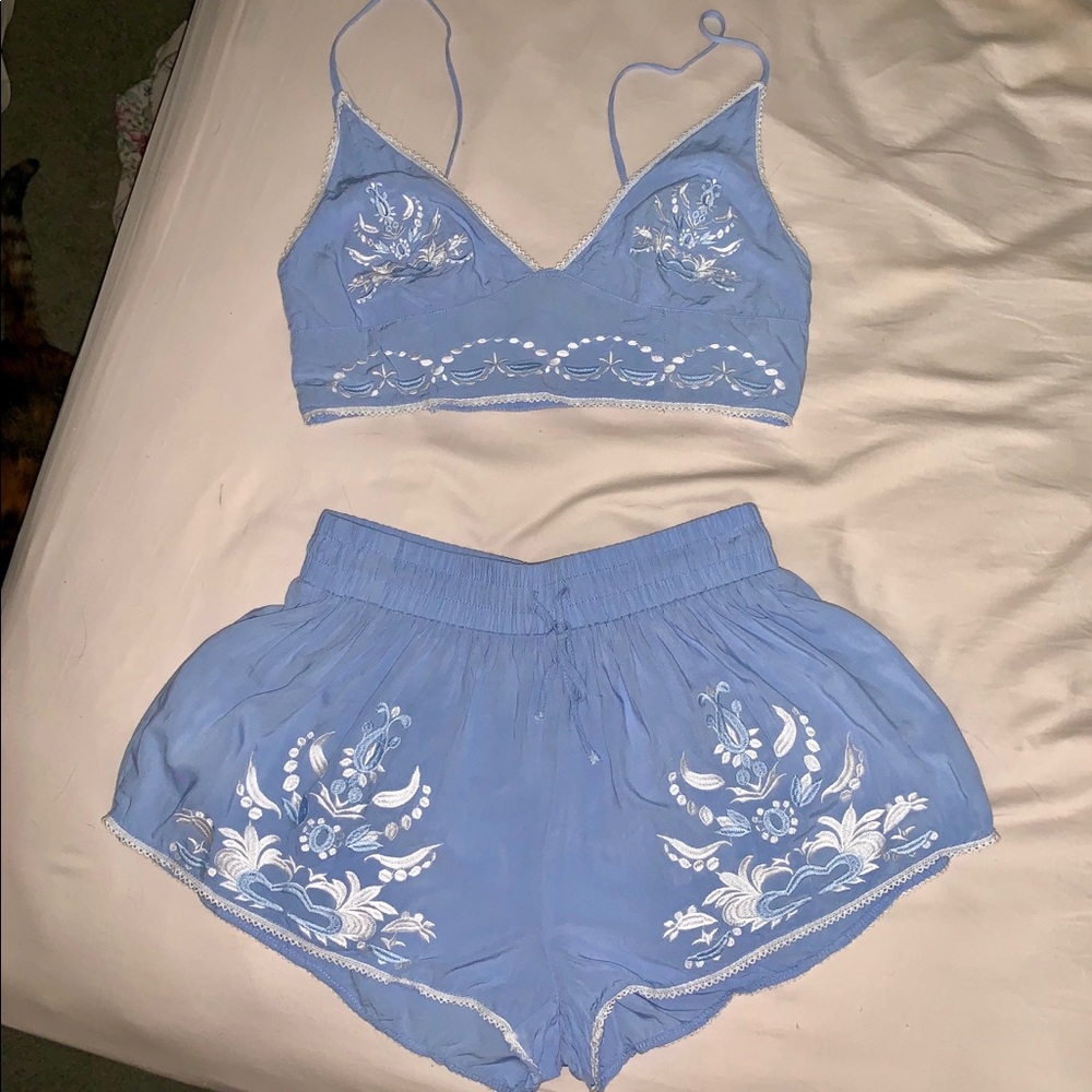 L’ATISTE two-piece set